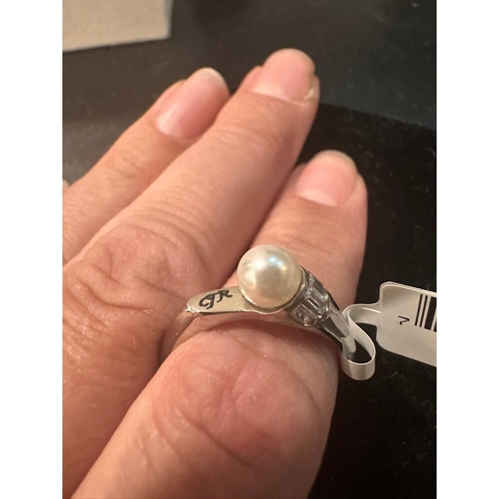 NWT Classic faux Pearl Solitaire Ring CZ Baguettes Stainless Steel Size 9.5
